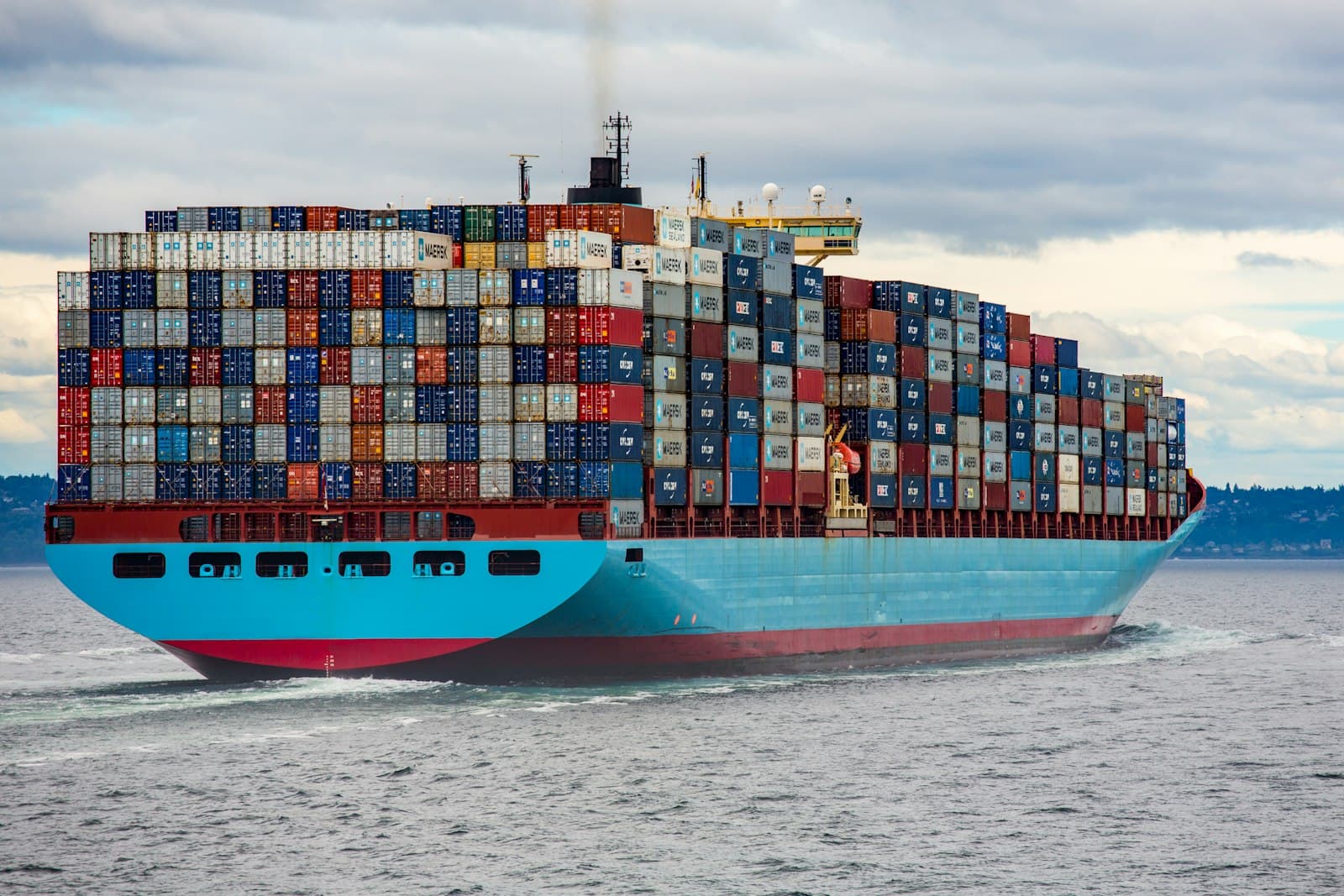Distroless Containers للمحترف: شيل bash وapt من الـ image واقطع 87% من ثغرات CVE